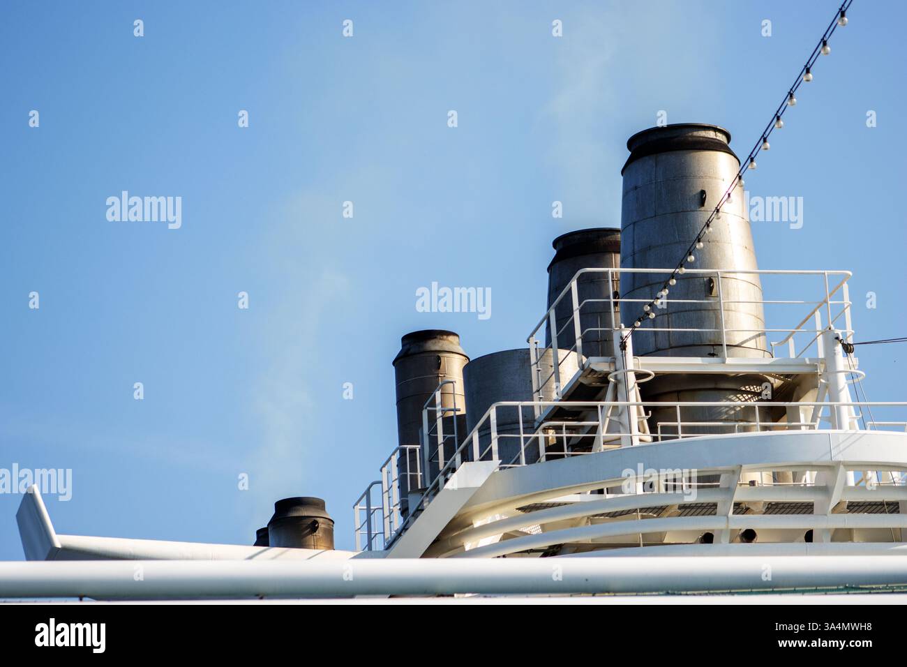 Royal princess caribbean hi-res stock photography and images - Alamy