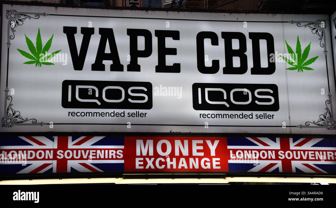 Tobacco products shop hi-res stock photography and images - Page 3