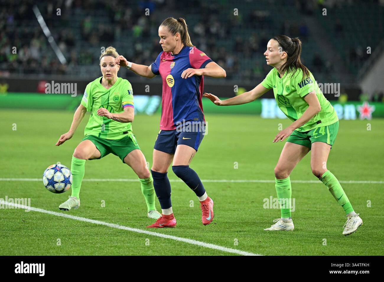 Wolfsburg, Germany. 19th Mar, 2025. Soccer, Women: Champions League ...