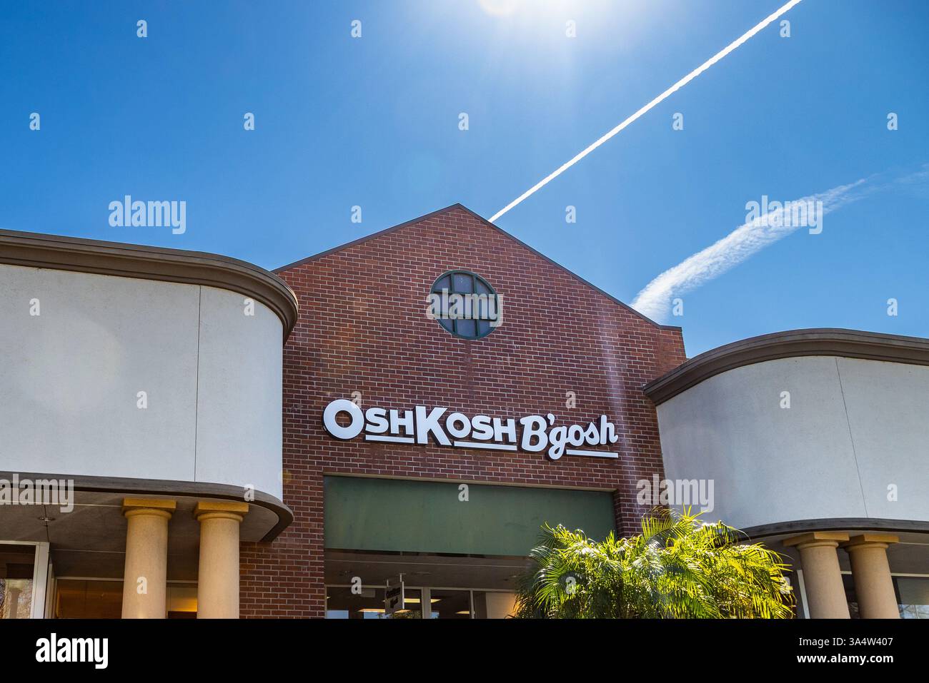 Osh kosh bgosh hi-res stock photography and images - Alamy