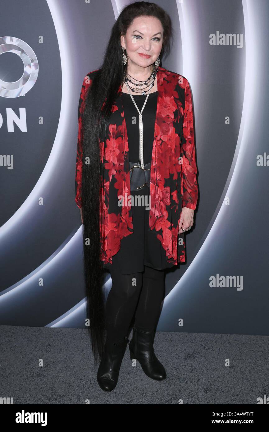 Crystal gayle hi-res stock photography and images - Alamy