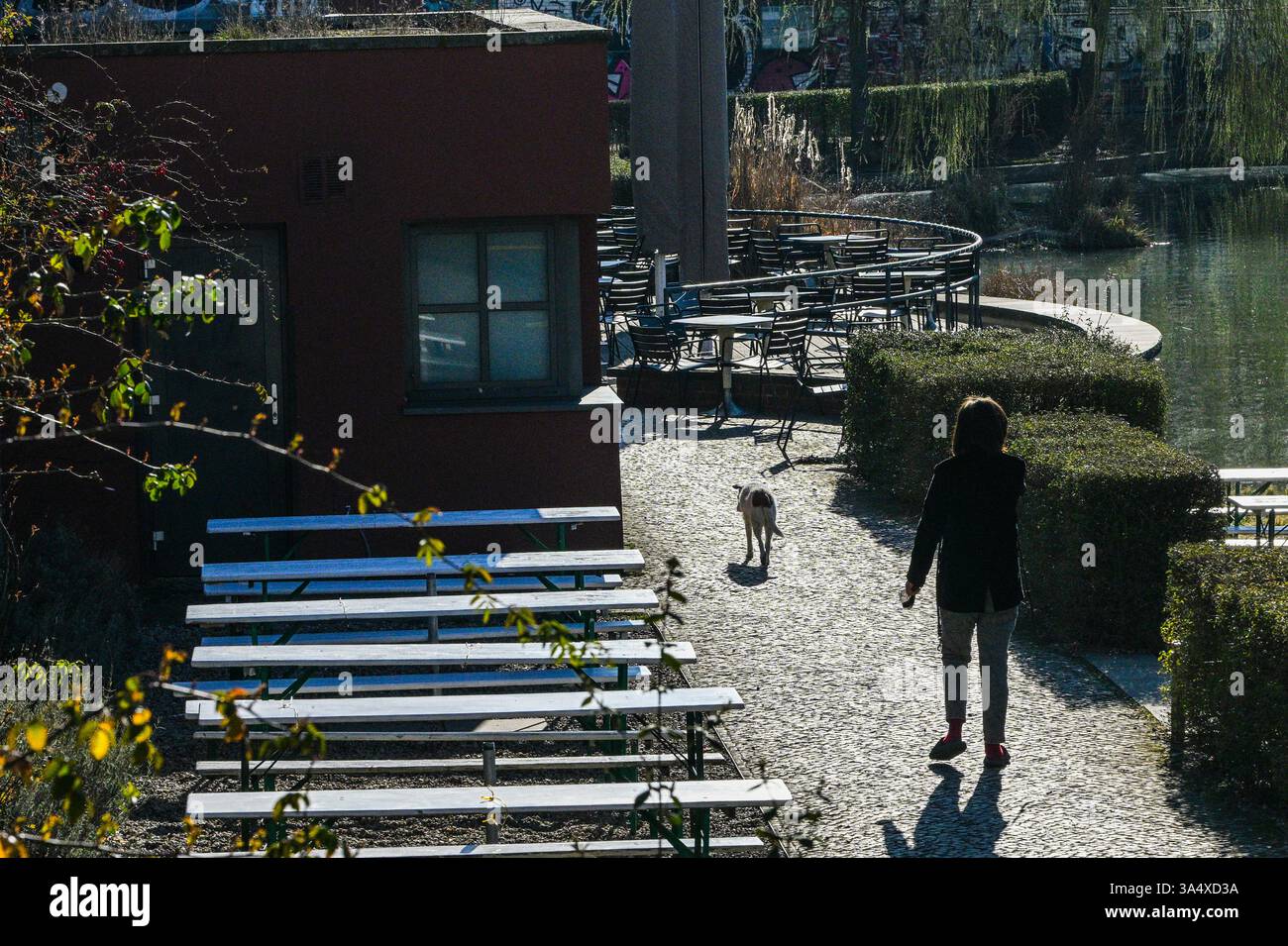 Berlin, Germany. 20th Mar, 2025. In the early morning sunshine, the tables at the Café am Engelbecken are still unoccupied. Today is the start of spring on the calendar. Credit: Jens Kalaene/dpa/Alamy Live News Stock Photo
