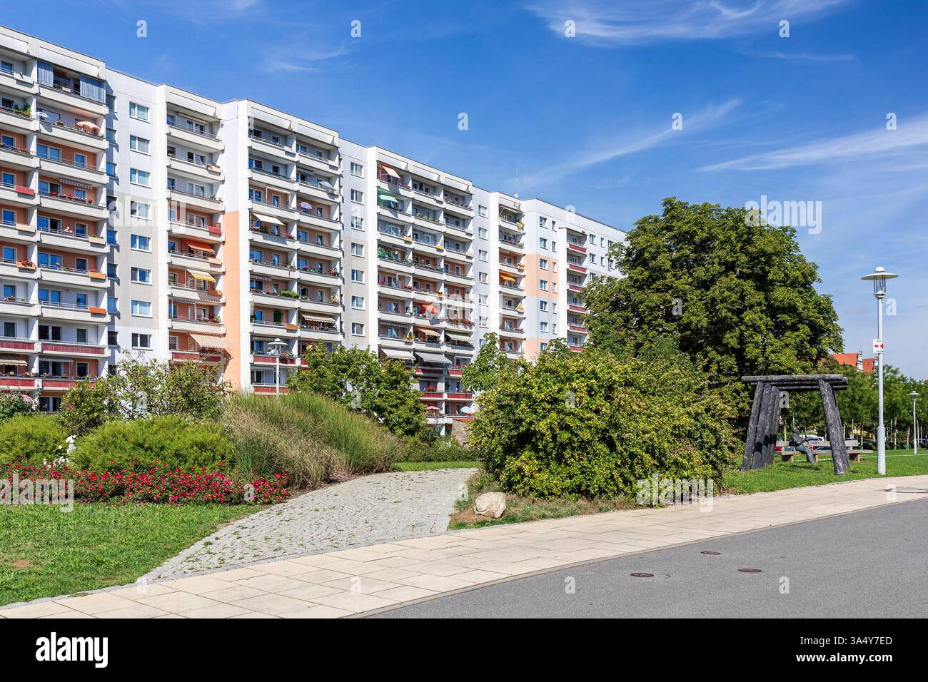 Plattenbauten aus den 1980er Jahren an der Zwickauer Mulde, Zwickau, Sachsen, Deutschland *** Prefabricated buildings from the 1980s on the Zwickauer Stock Photo