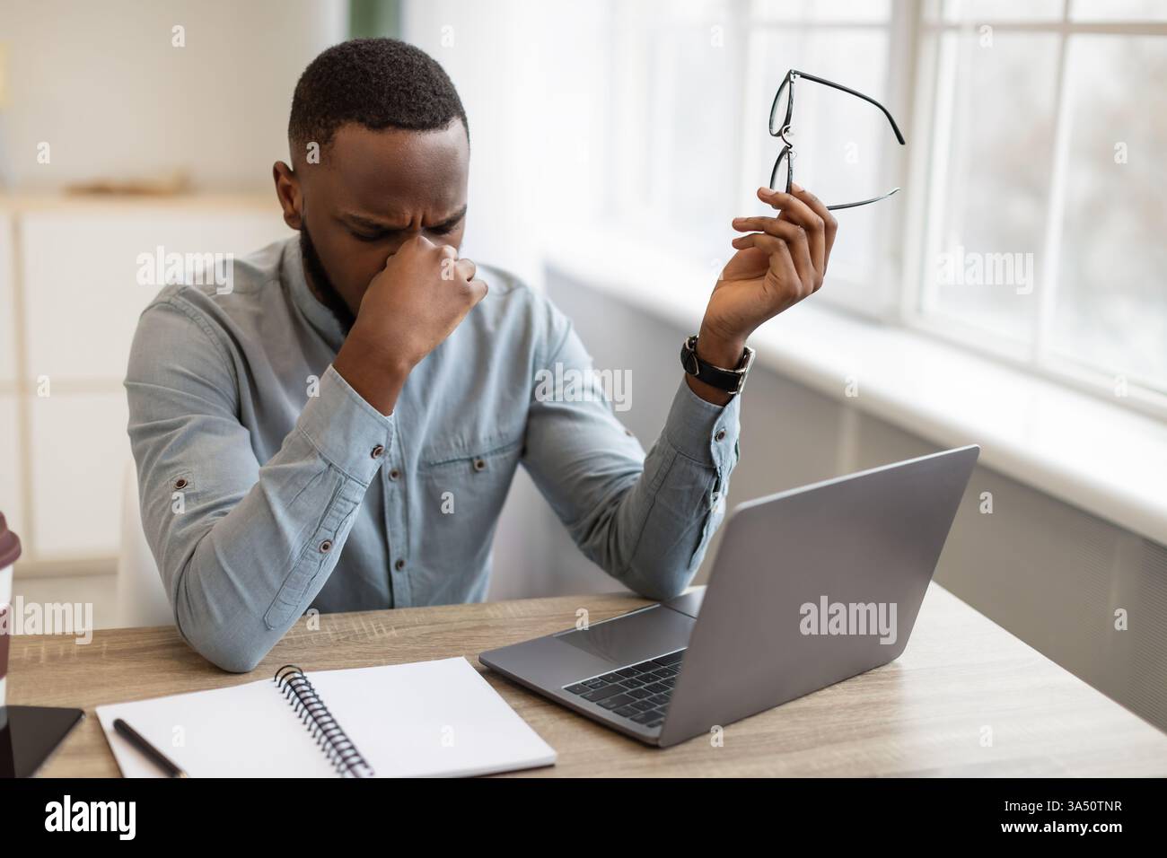 Picture of African american vision glaucoma hi-res stock photography and images ...