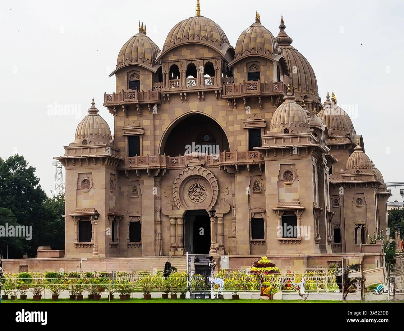 Belur Math is the headquarters of the Ramakrishna Math and Ramakrishna ...
