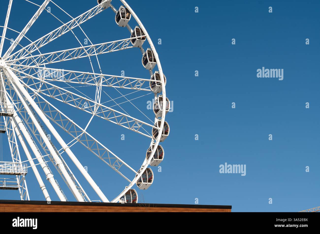 Ferris wheel summer community hi-res stock photography and images - Alamy