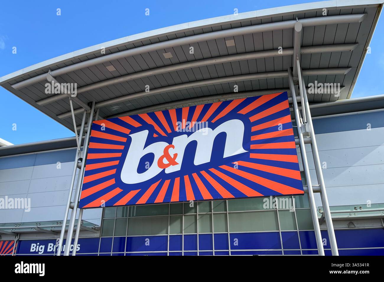 B&M Discount Store in Fforestfach. Swansea, Wales, United Kingdom. 6th March 2025. - Smartphone Captured Stock Image