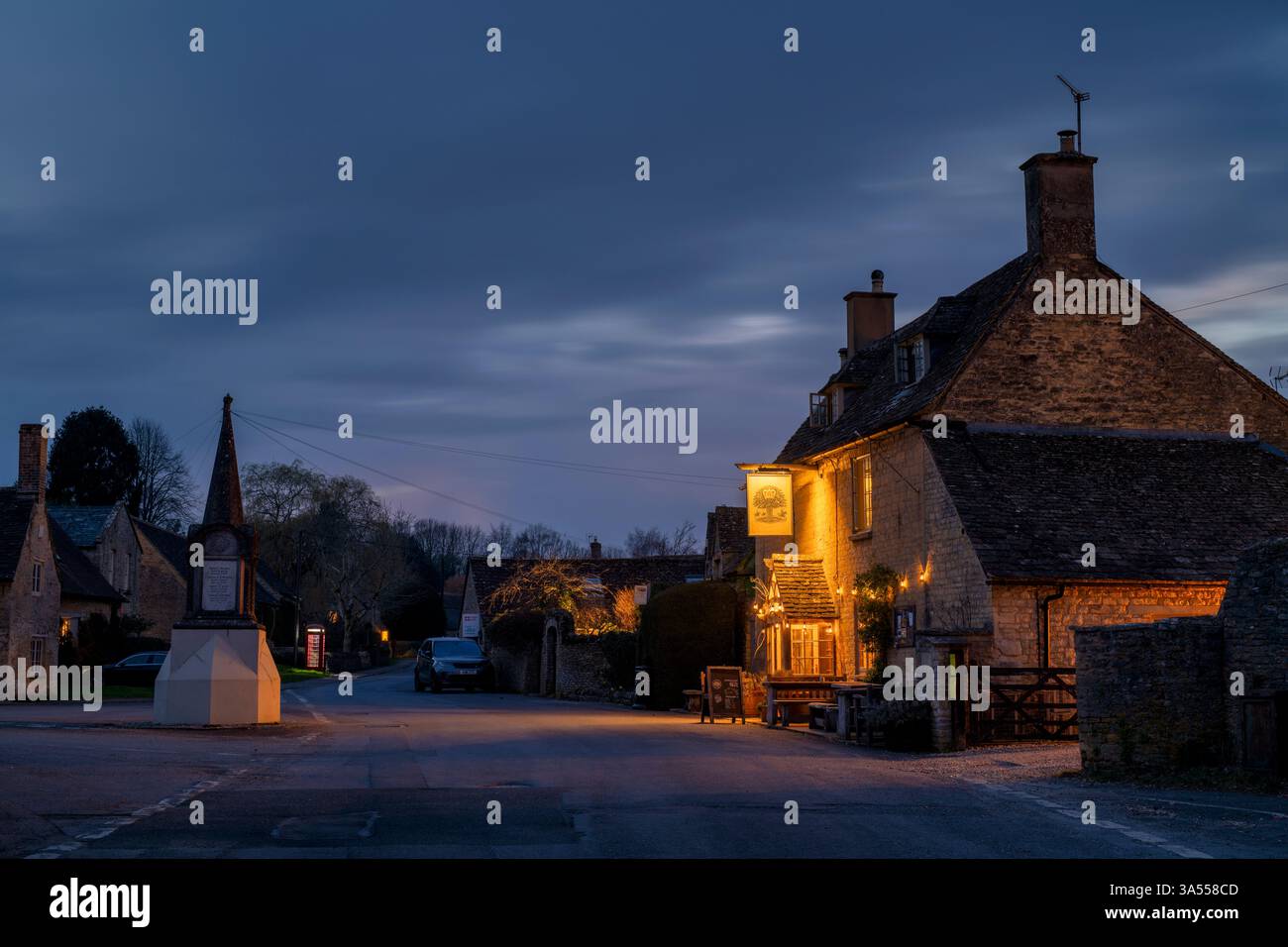 The royal oak ramsden hi-res stock photography and images - Alamy