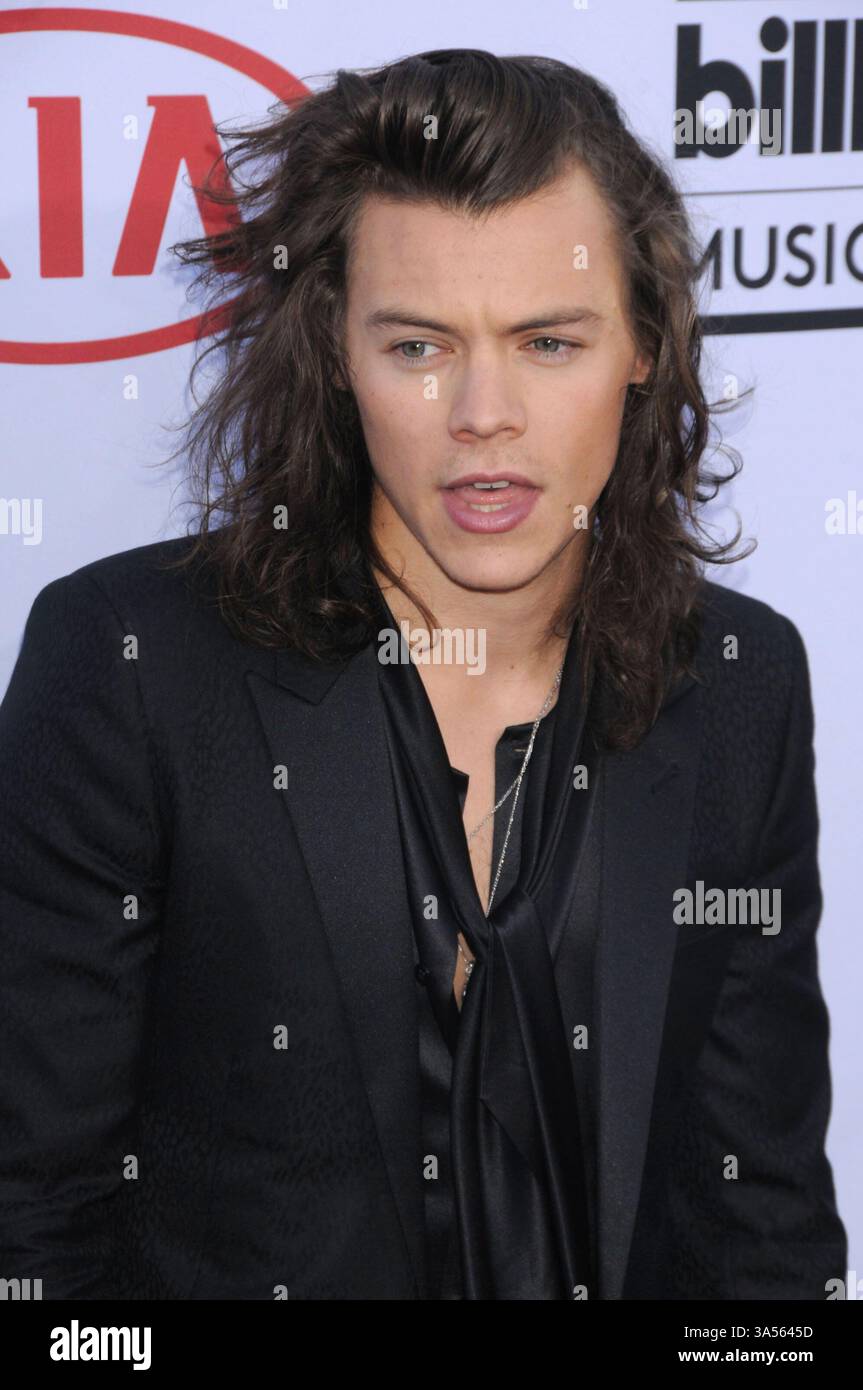 Harry Styles Finalizing Deal to Play Vegas Sphere -- Report - Casino.org