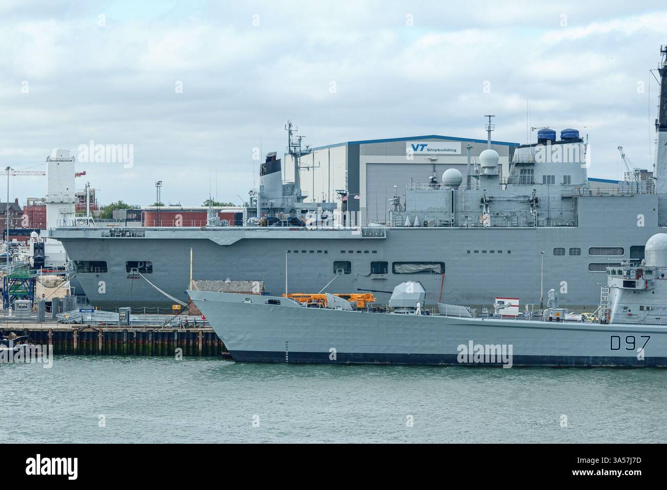 Aircraft carrier HMS Invincible R05 and HMS Edinburgh, D97, a Type 42 ...