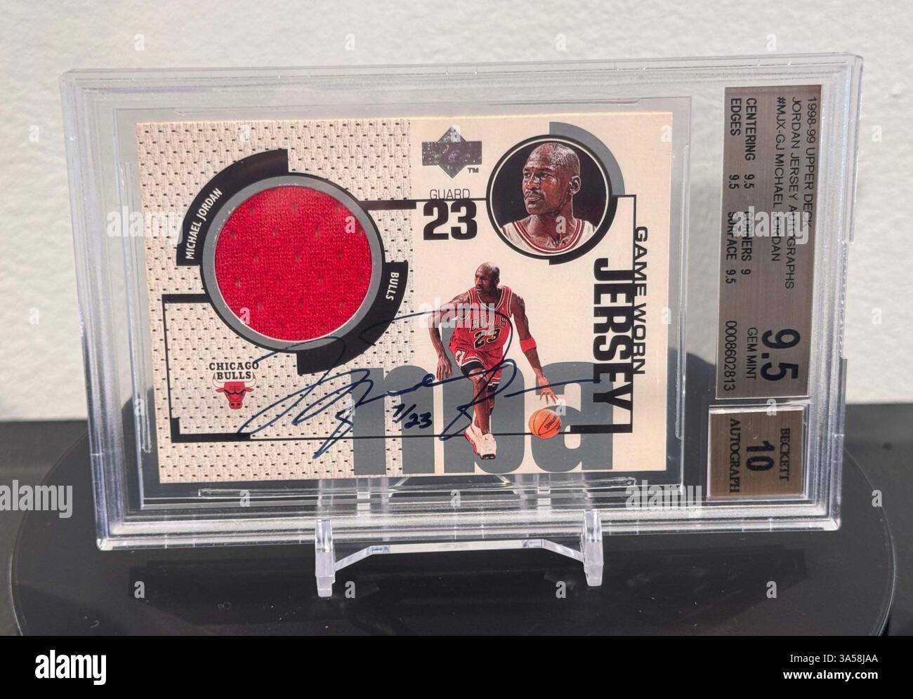 Michael jordan bulls 1998 hi-res stock photography and Michael jordan bulls 1998 hi-res stock photography and