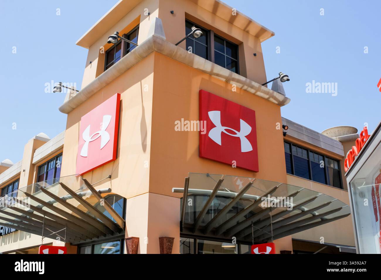 Sports Apparel Under Armor Discount Store Under Armour Apparel, Shoes Accessories Best Price At DICK'S main image 2