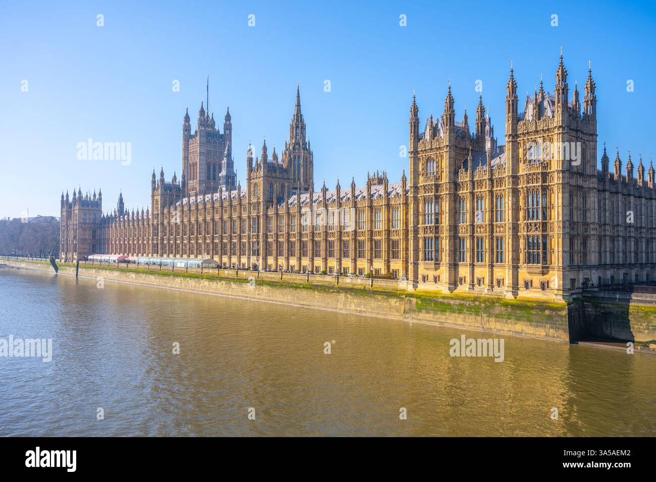 The Palace of Westminster stands majestically beside the River Thames ...