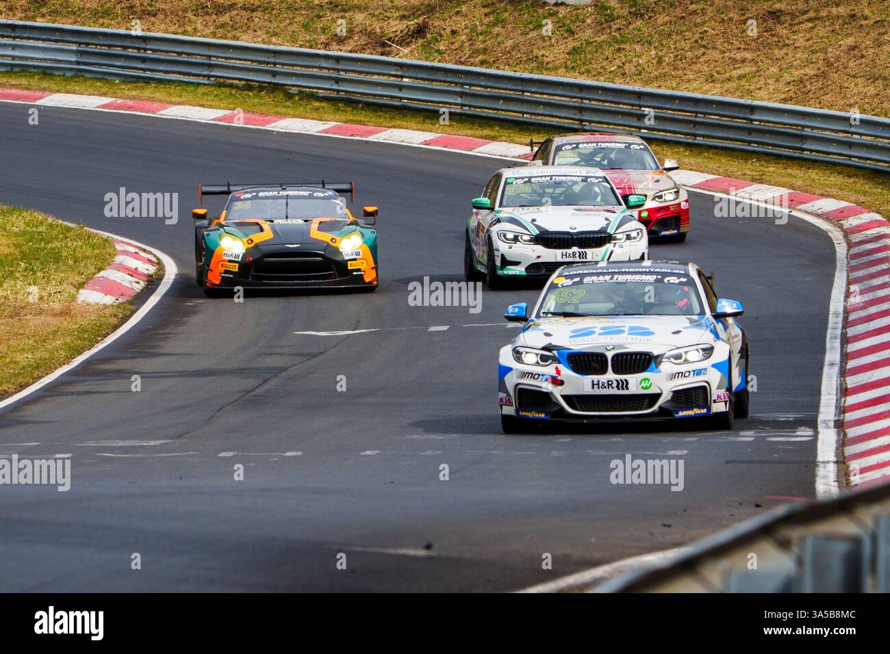 Wunderschne Bernachten Am Nrburgring Bild