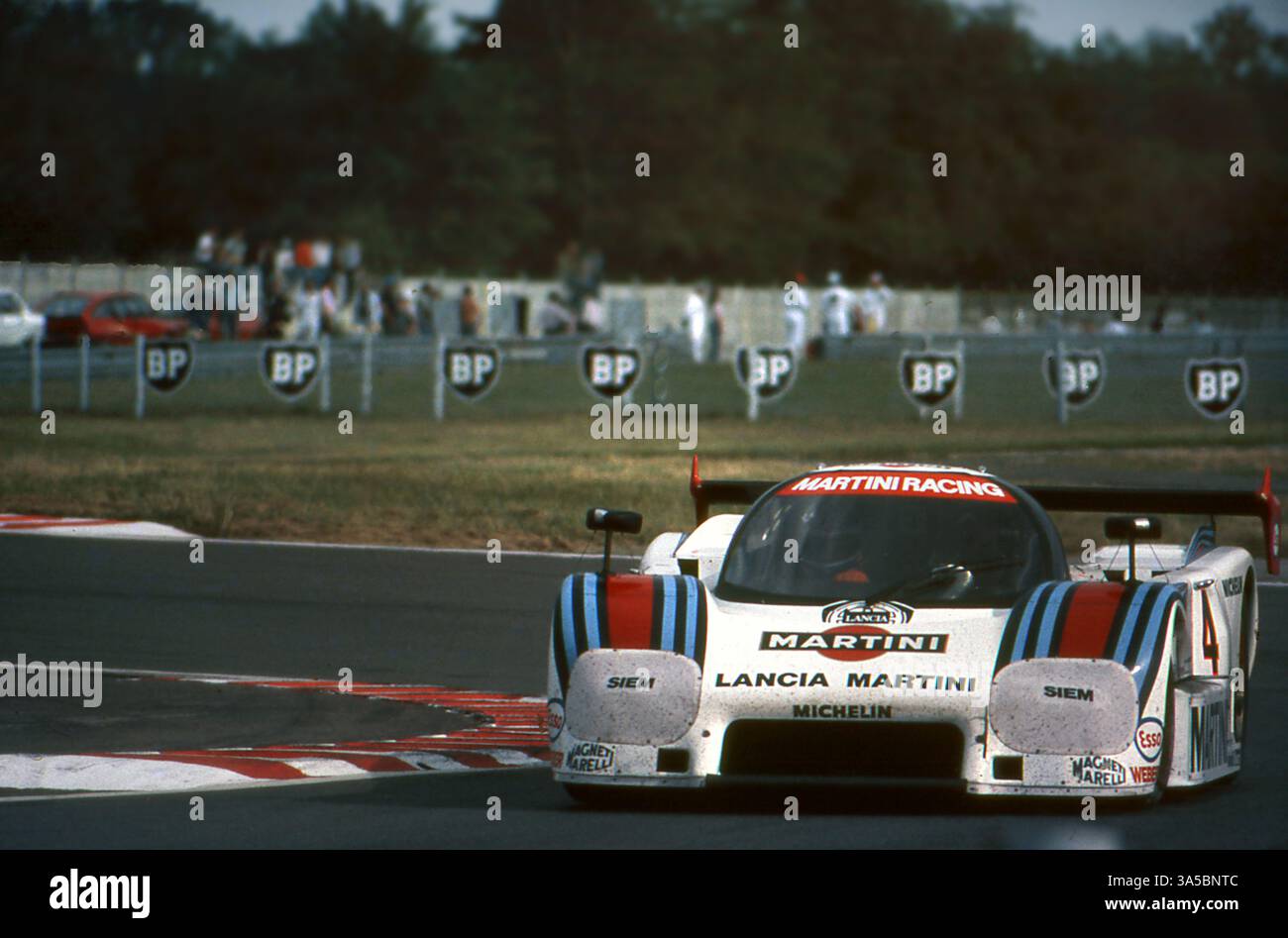 Spark 1/43 S0656 Lancia LC2 Ferrari #4 24h le Mans 1985 Wollek Nannini