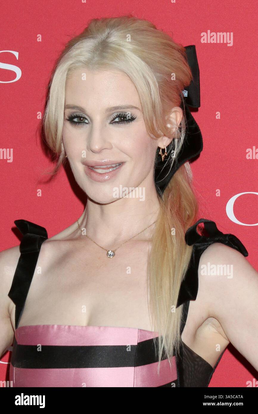 LOS ANGELES MAR 21 Kelly Osbourne at the Clarins ICONS Event at the