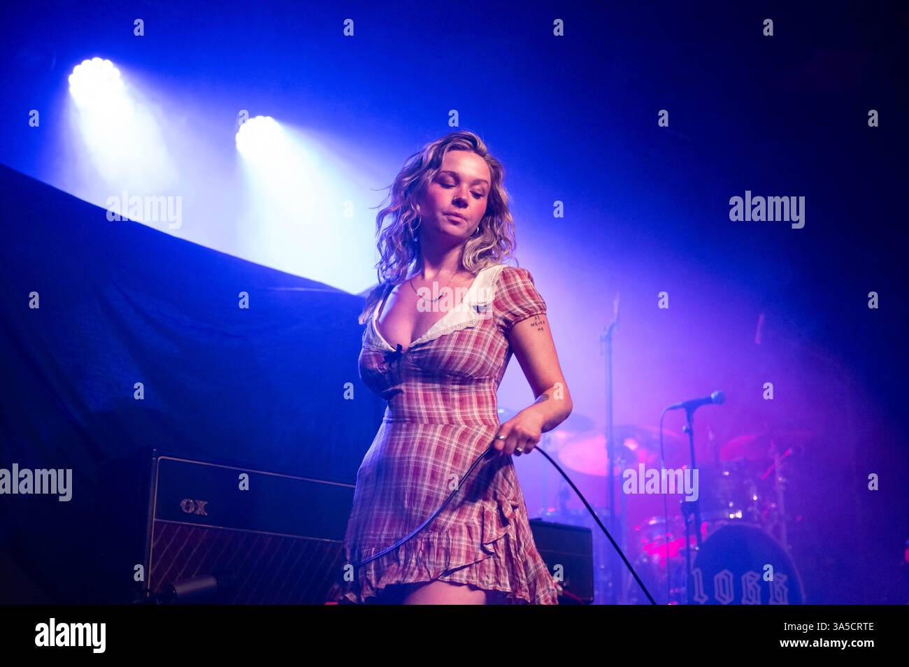 Anna Shields of Dead Pony performing at Barrowland, Glasgow, 21st March ...