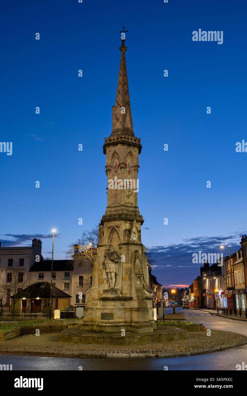 Banbury Cross at dawn in spring. Banbury, Oxfordshire, England Stock Photo