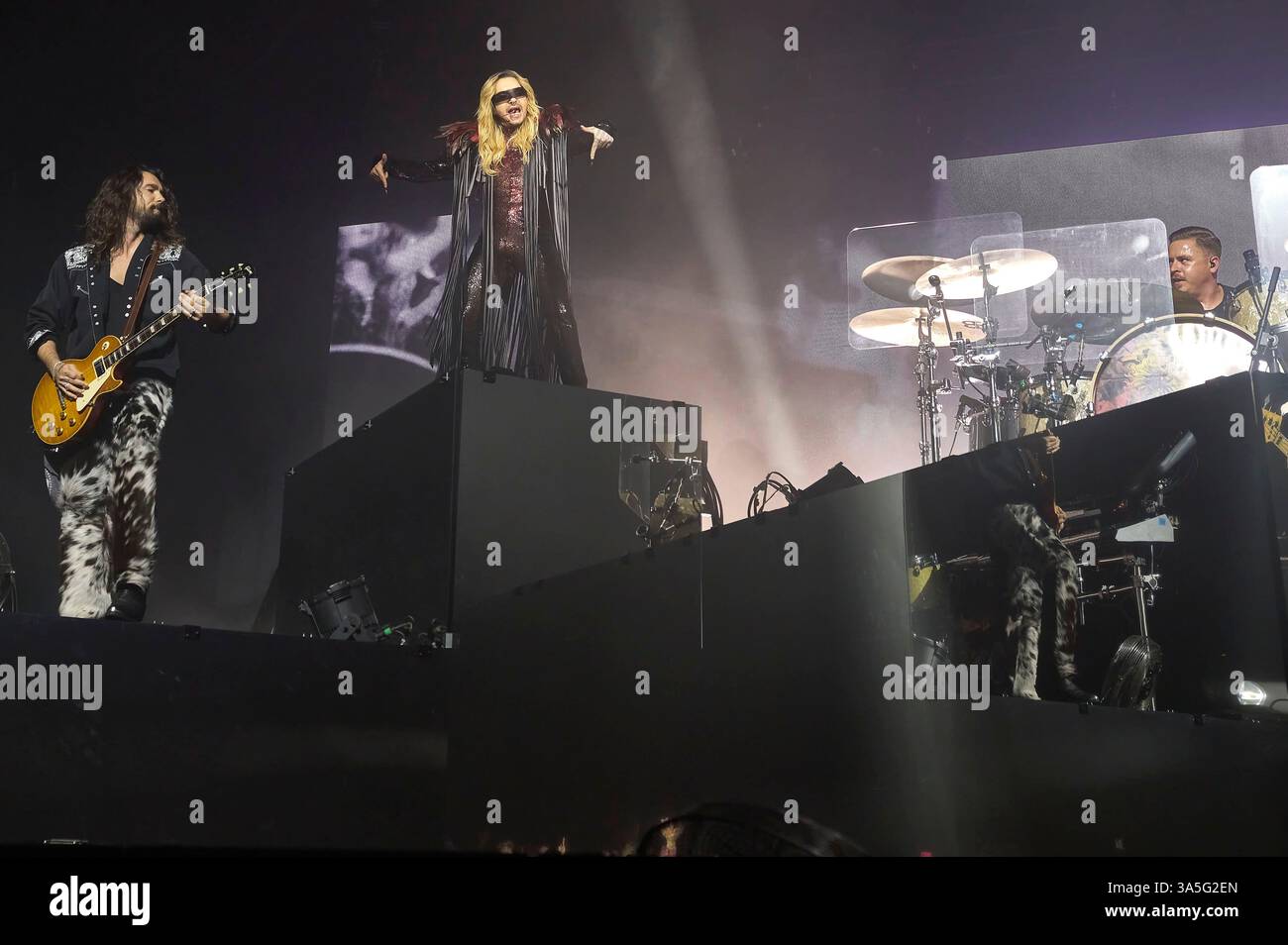 Tom Kaulitz Bill Kaulitz Und Gustav Sch fer Von Tokio Hotel Live Bei tom-kaulitz-bill-kaulitz-und-gustav-sch-fer-von-tokio-hotel-live-bei