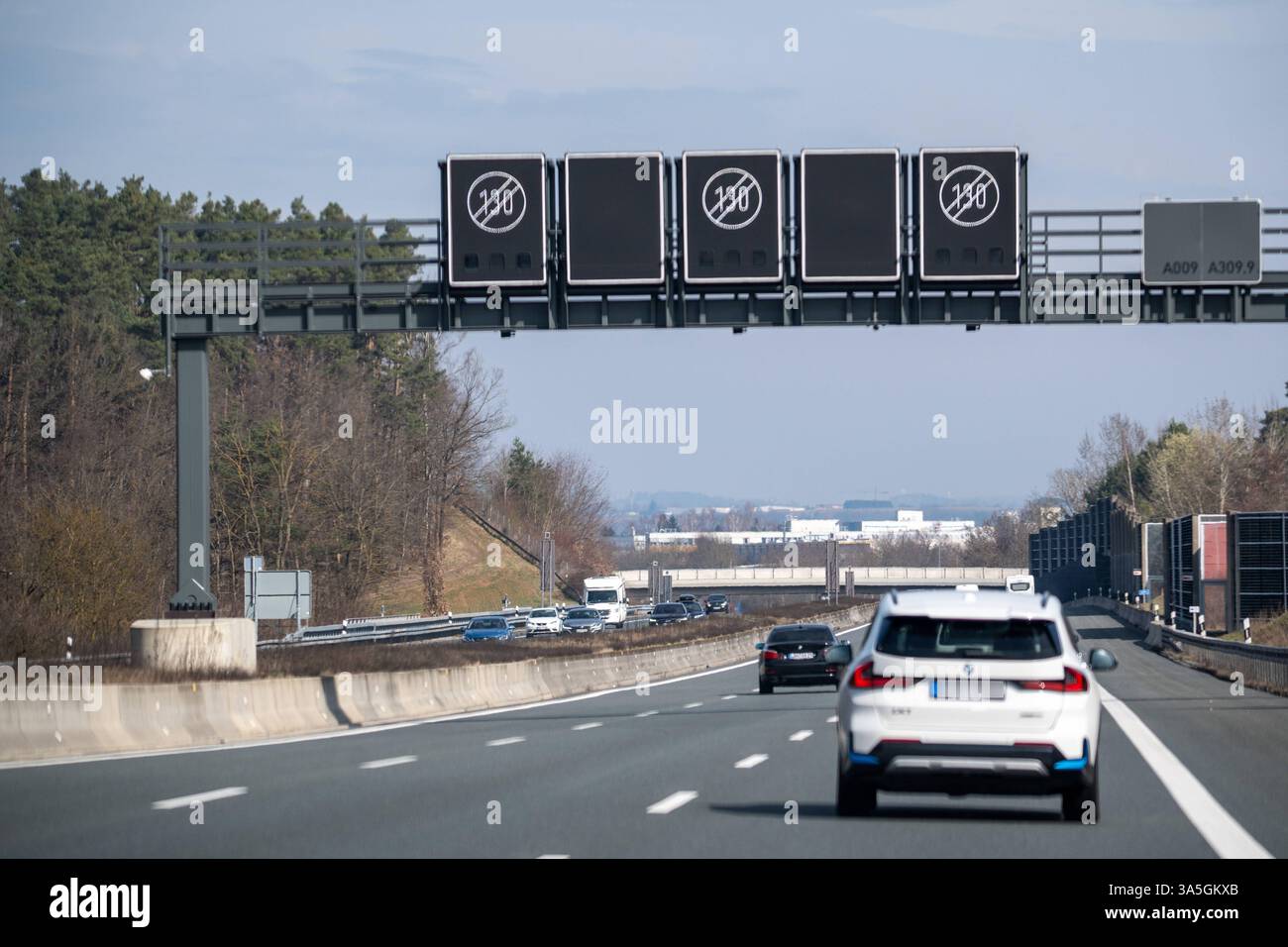 Fabelhafte Richtgeschwindigkeit Auf Autobahnen Ebenbild