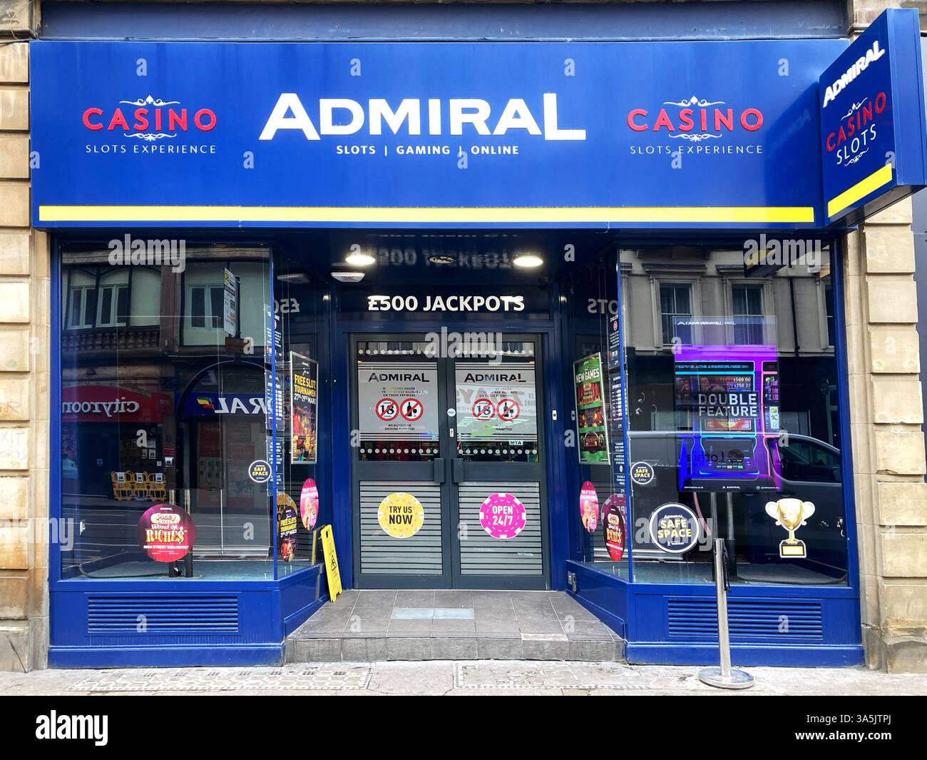 Sediu fizic Admiral Casino în Edinburgh, ilustrând prezența brandului în spațiul real și online