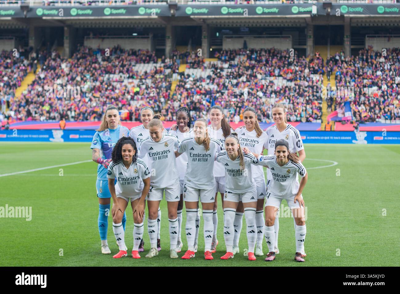 Real Madrid CF players pose for a photo during the Liga F match between ...