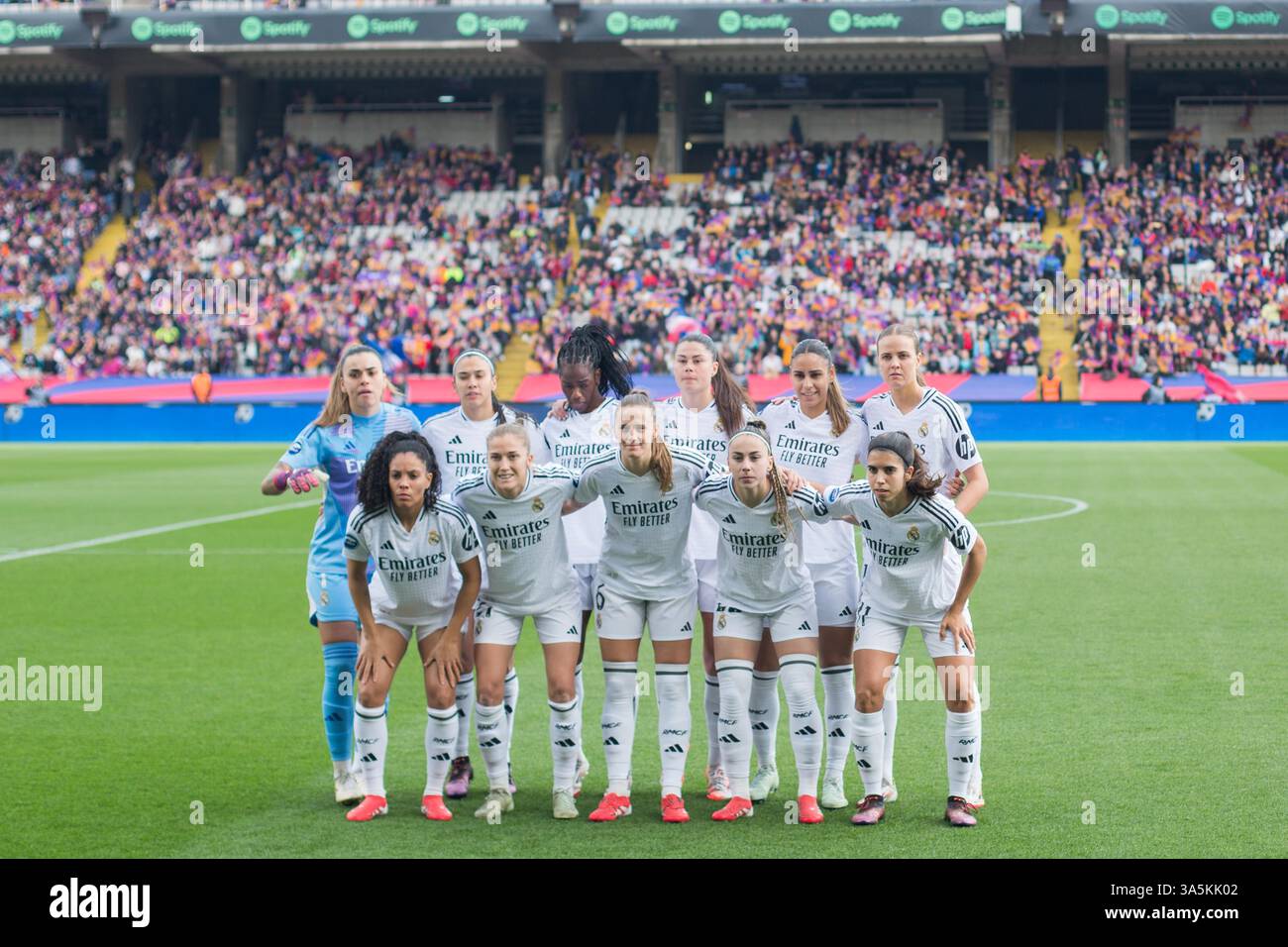 Real Madrid CF players pose for a photo during the Liga F match between ...