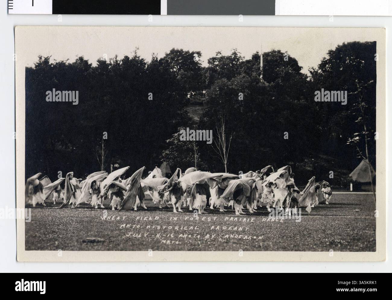 This photograph captures a scene from the Mankato Historical Pageant ...