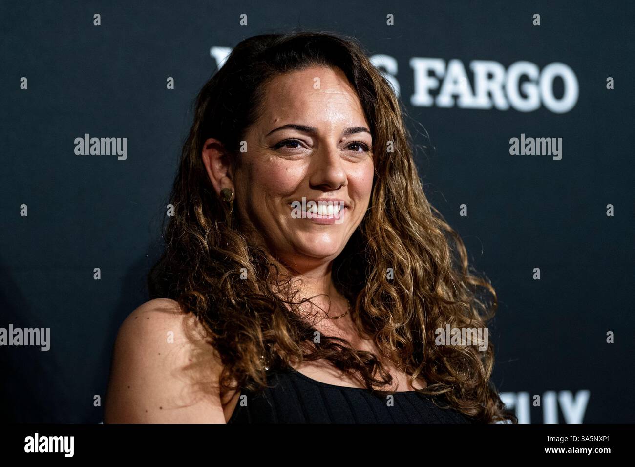 Sona Movsesian arrives on the red carpet before the 26th Mark Twain ...
