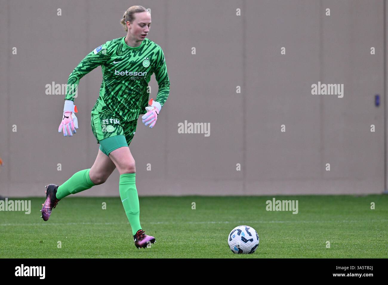 Cecilia Ran Runarsdottir of F.C. Inter Femminile is in action during ...