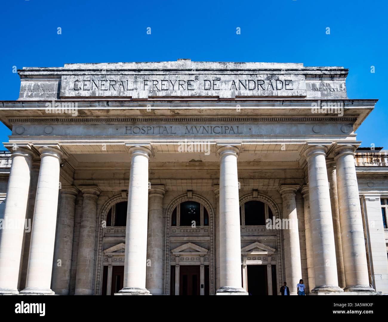 Front building of Municipal Hospital. Havana, Cuba Stock Photo - Alamy