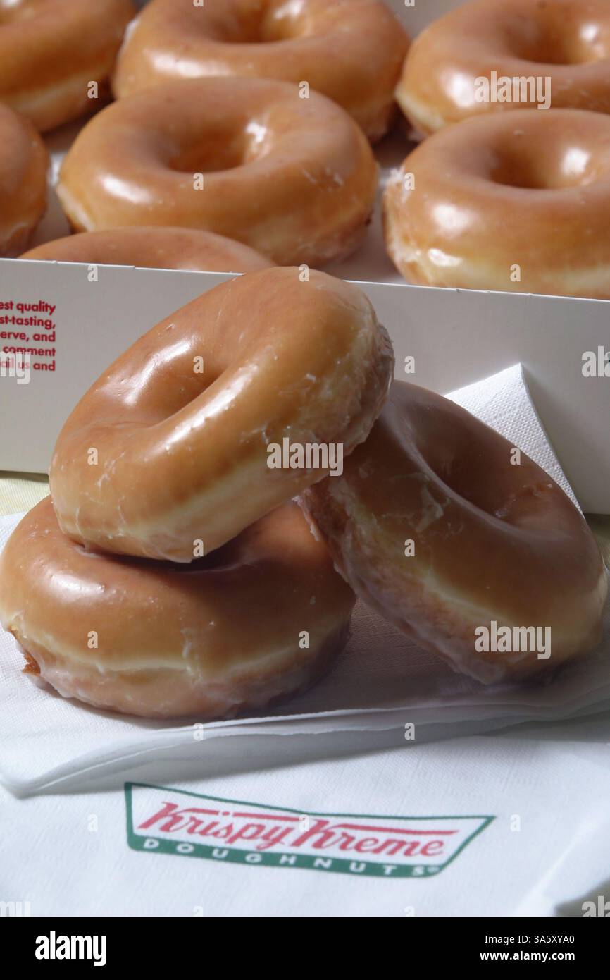 Krispy kreme doughnuts sign usa hi-res stock photography and