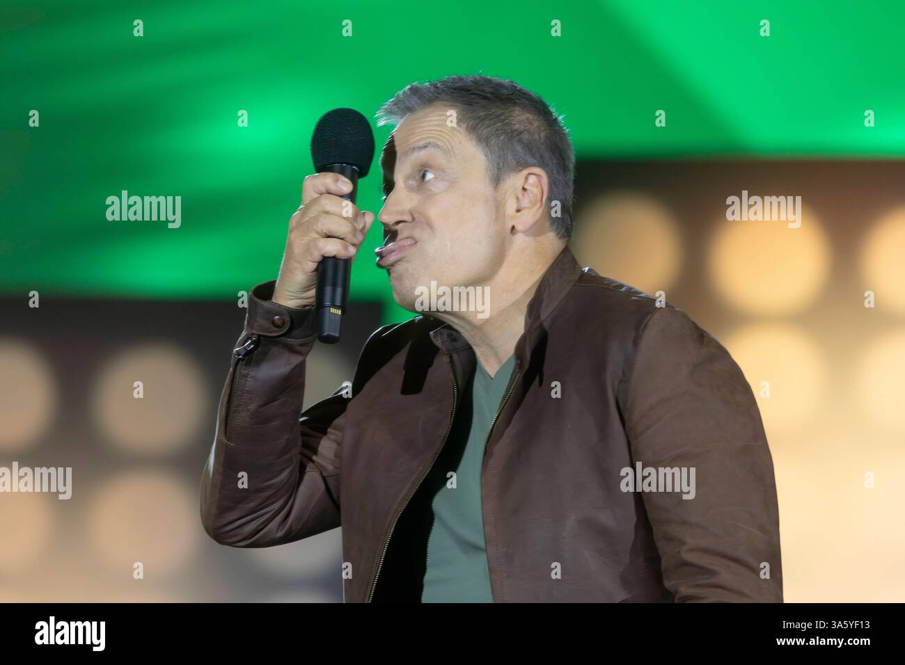 Auftritt Von Comedian Dieter Nuhr W hrend Der MDR TV Aufzeichnung 