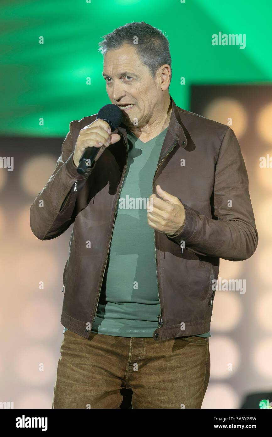 Auftritt Von Comedian Dieter Nuhr W hrend Der MDR TV Aufzeichnung 