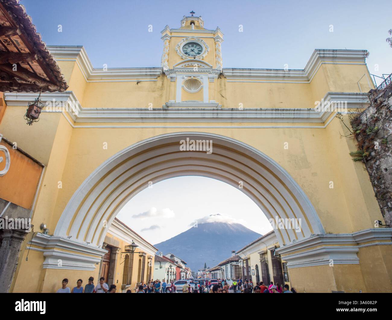 Arco de Santa Catalina Antigua Guatemala Stock Photo - Alamy