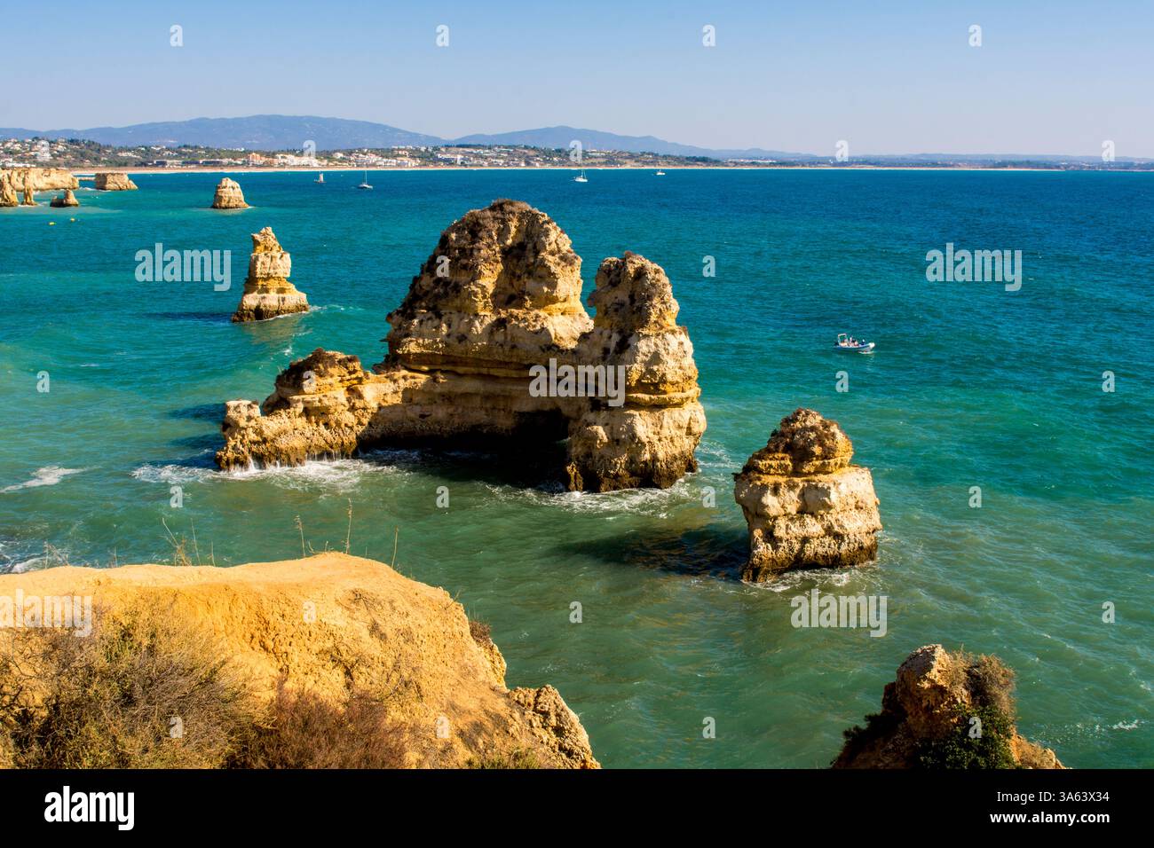 Praia Dona Ana coastline, Ponta da Piedade, Lagos, Algarve, Portugal. Stock Photo