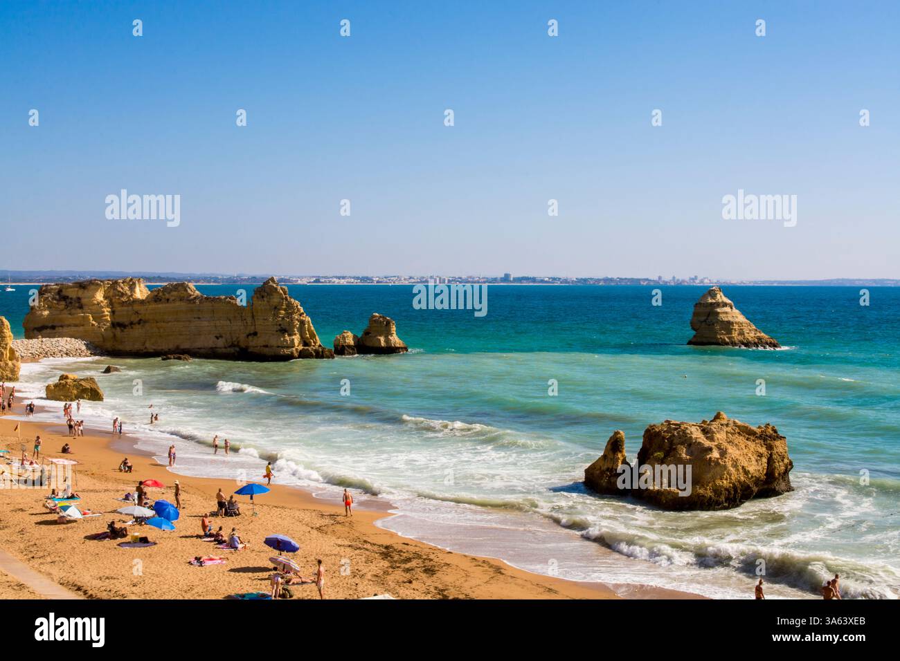 Praia Dona Ana coastline, Ponta da Piedade, Lagos, Algarve, Portugal. Stock Photo
