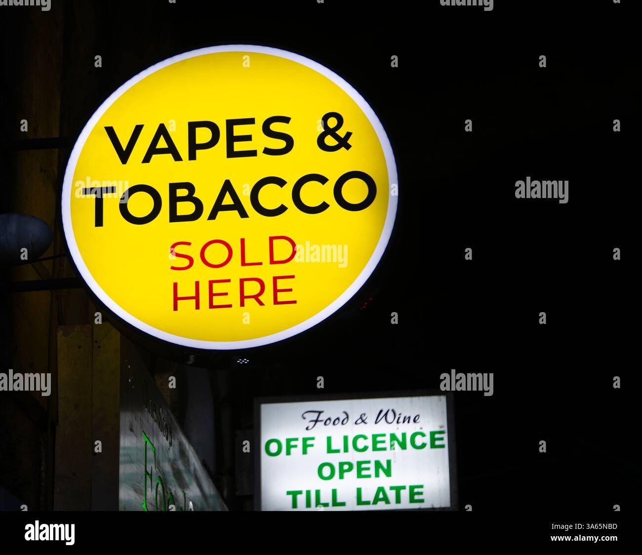 Vape at night hi-res stock photography and images - Alamy Vape at night hi-res stock photography and images - Alamy
