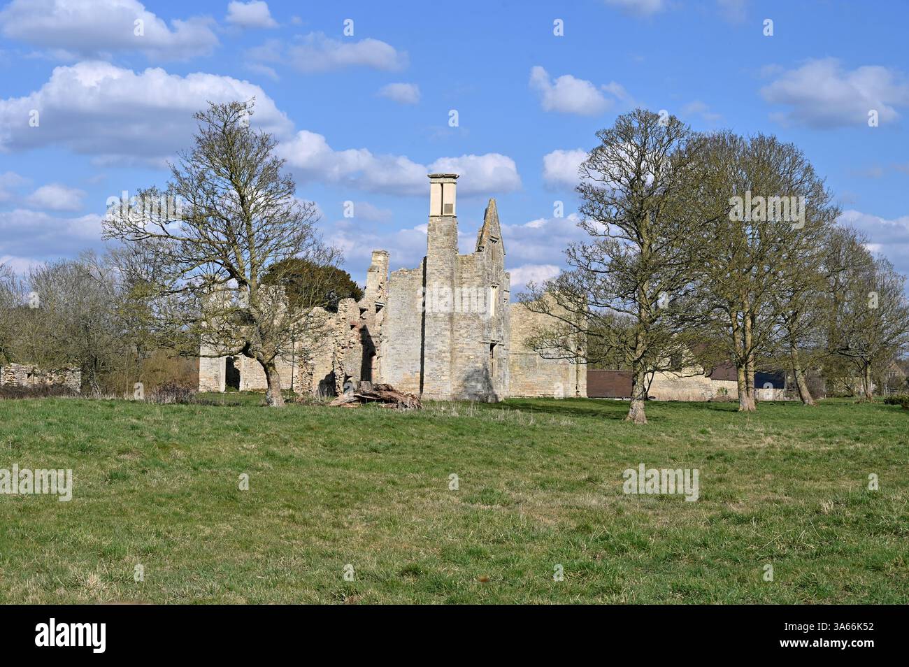 Ruins of Hamton Gay Manor which is close to the Oxford Canal near Kidlington, Oxfordshire Stock Photo