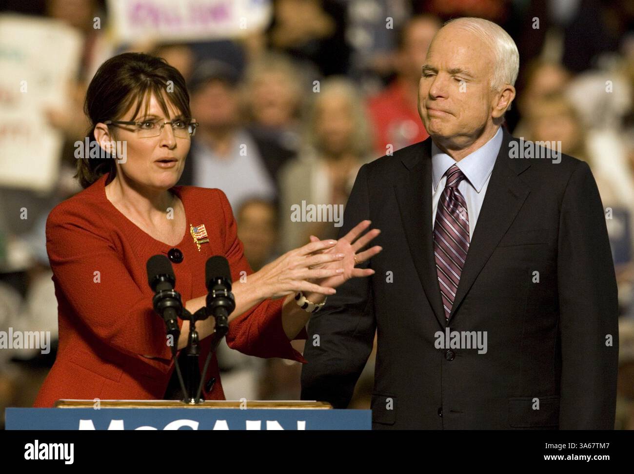 Mccain palin hi-res stock photography and images - Page 7 - Alamy