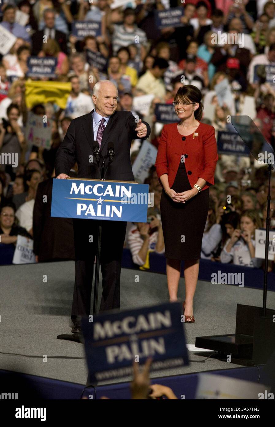 Mccain palin hi-res stock photography and images - Page 7 - Alamy
