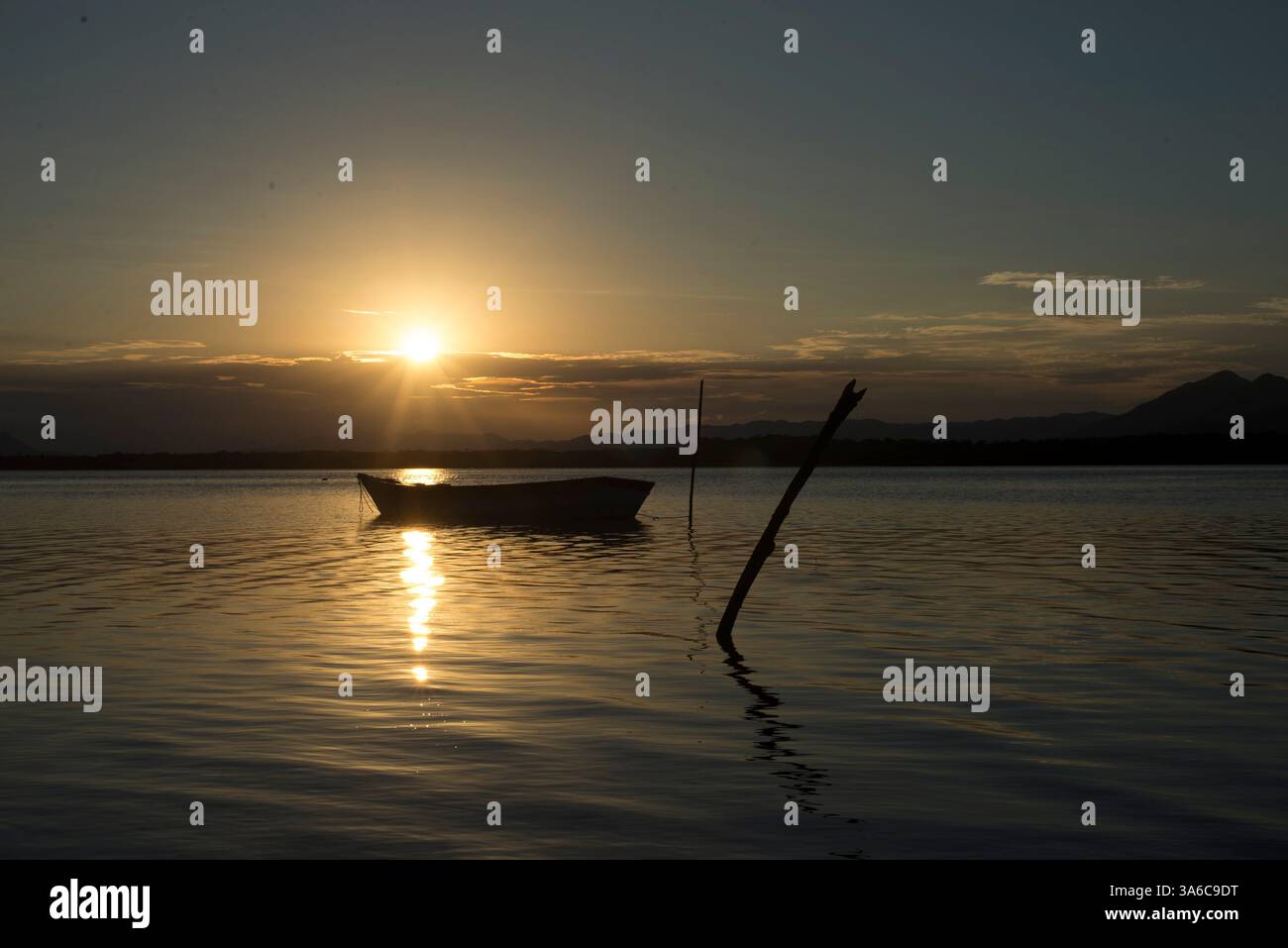 Jan 14, 2015 - Cananeia, Sao Paulo, Brazil - Sunset over the sea in Cananeia. Cardoso Island, south coast of Sao Paulo. (Credit Image: © Alexandre Moreira/ZUMAPRESS.com) Stock Photo