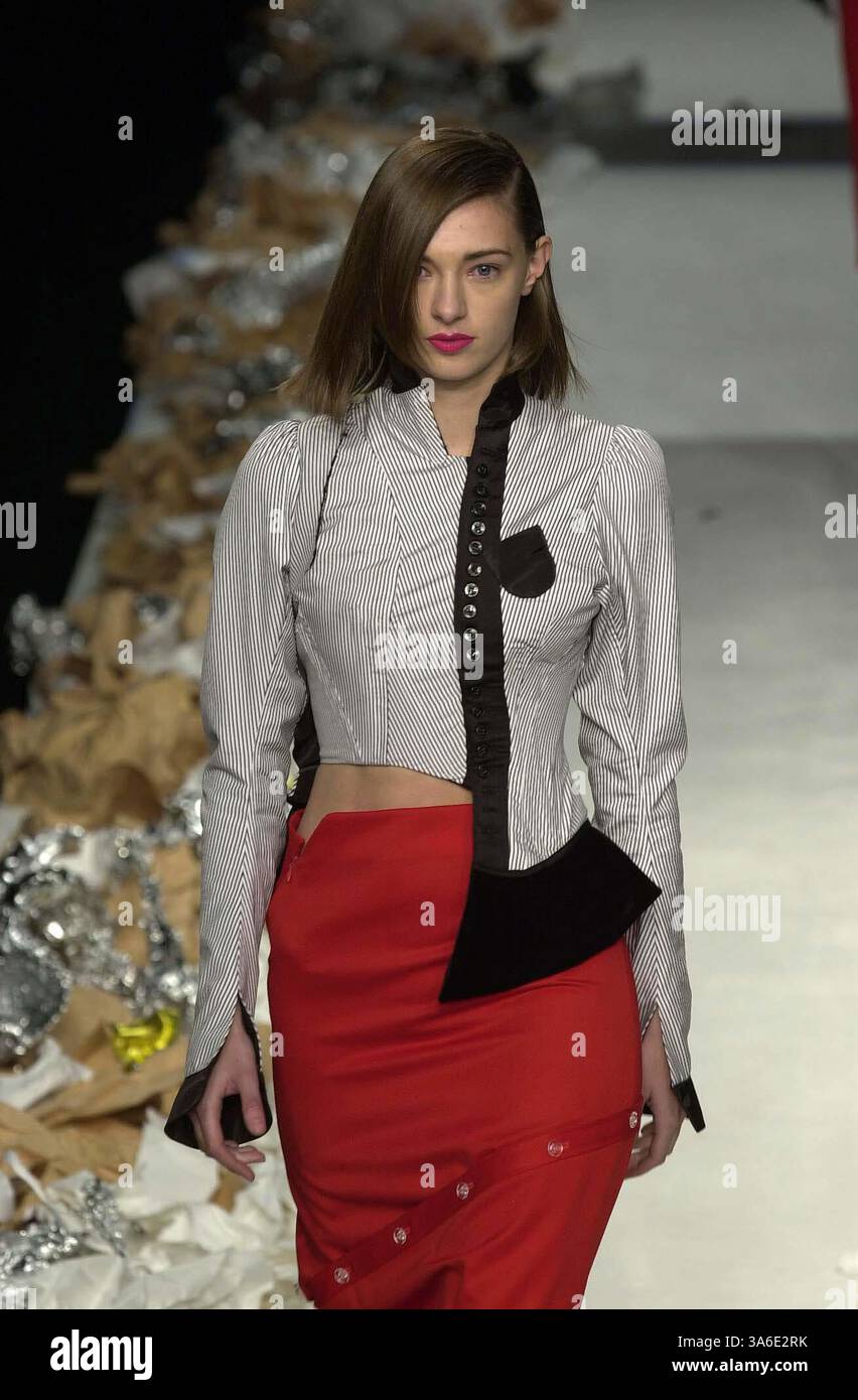 Robert Cary-Williams Spring 2000 Ready-to-Wear Fashion Show