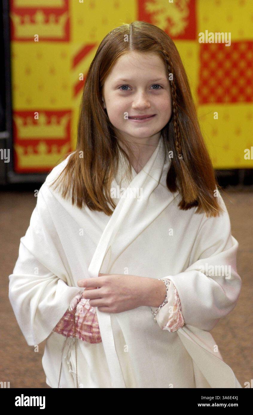 Harry potter ginny weasley hi-res stock photography and images - Alamy, image size:846x1390