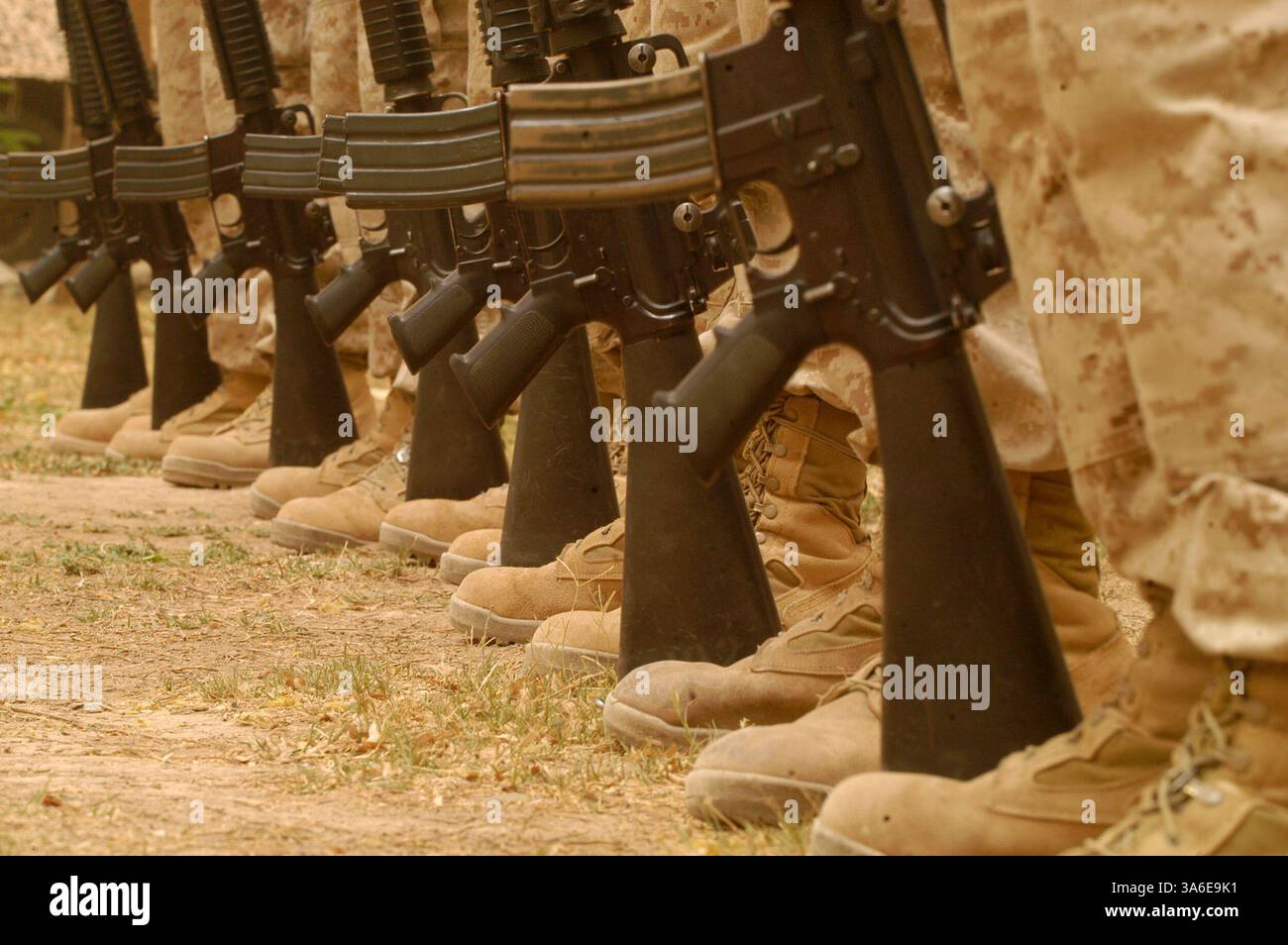 21 gun salute marines hi-res stock photography and images - Alamy