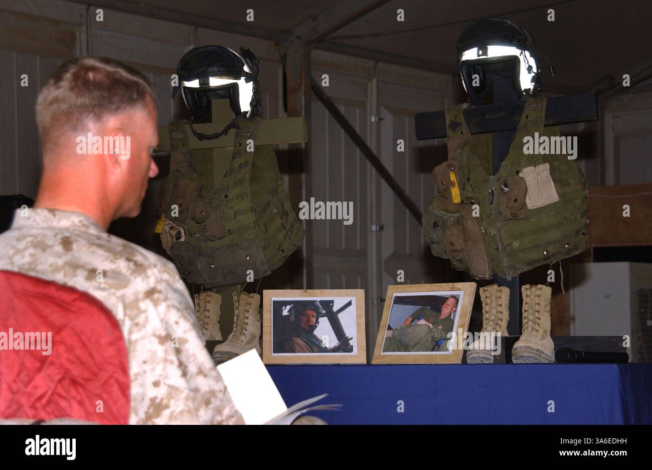 Greg Ratzlaff Aug 19, 2004; Najaf, Iraq; Lt. Col. J. W. GUTHRIE, commanding officer ...