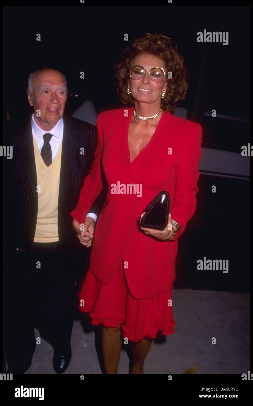 Loren italian actress hi-res stock photography and images ...