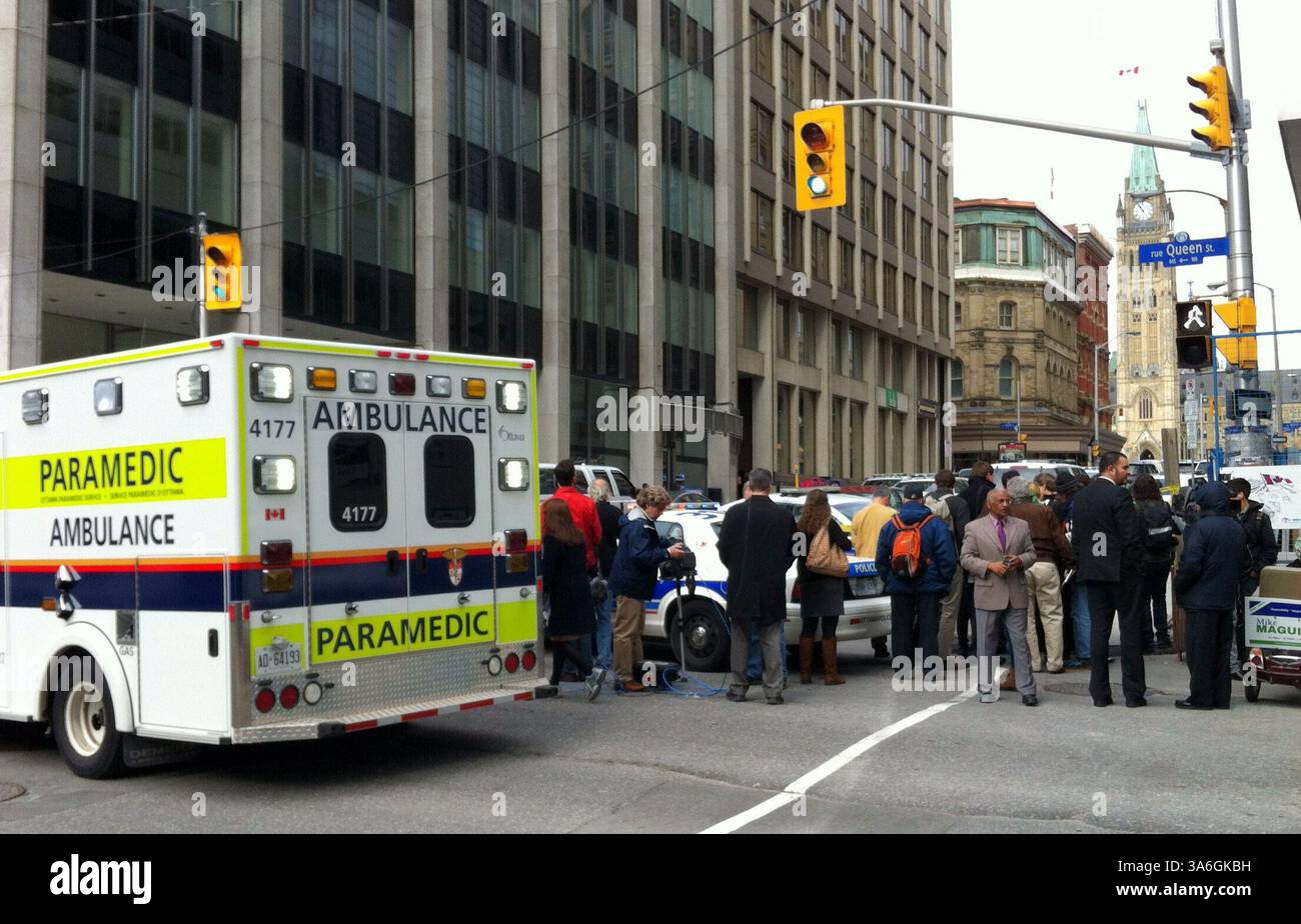 Police block off access hi-res stock photography and images - Alamy