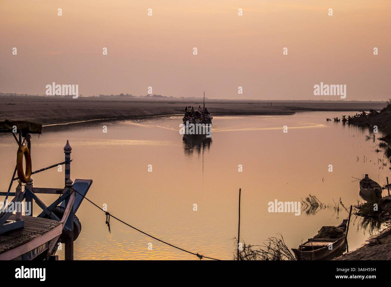 Source of the brahmaputra river hi-res stock photography and images - Alamy