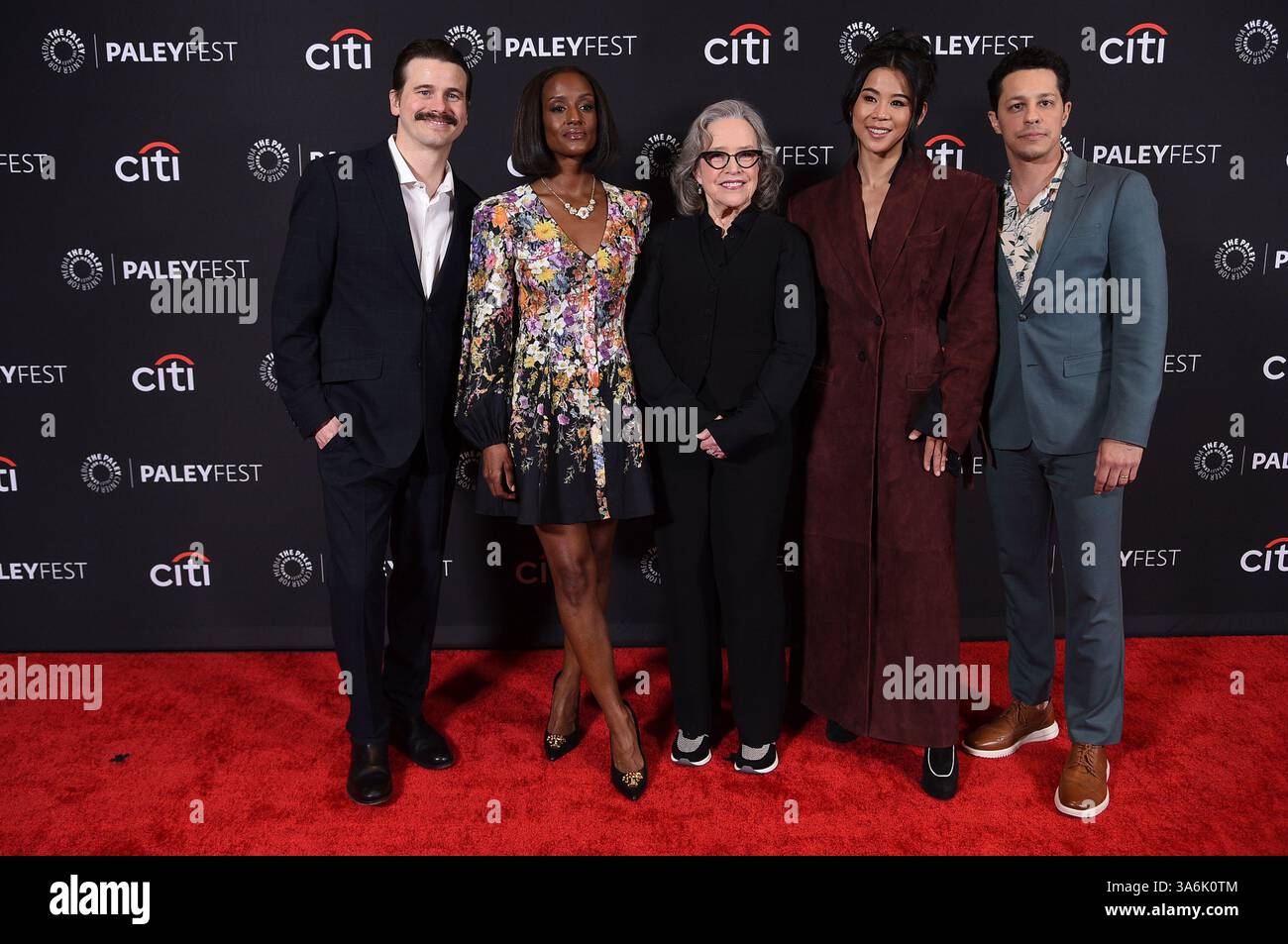 Jason Ritter, Skye P. Marshall, Kathy Bates, Leah Lewis, David Del Rio ...